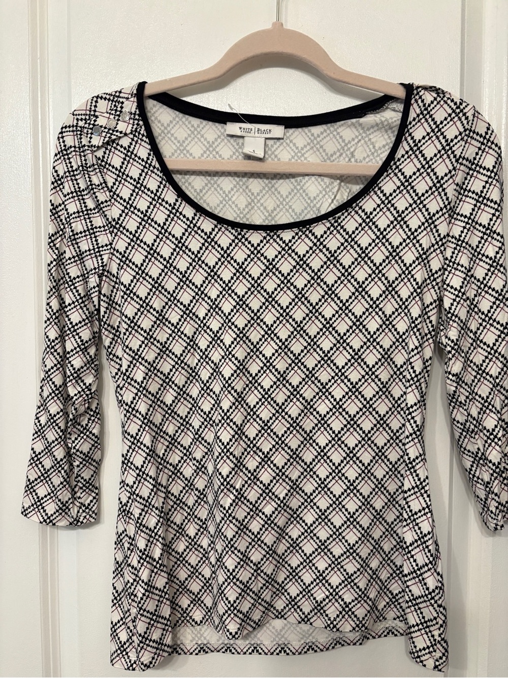 White House Black Market White and Black Plaid Scoop Neck Long Sleeve Top